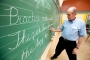 Разликата във възрастта между ученици и учители в България е две поколения